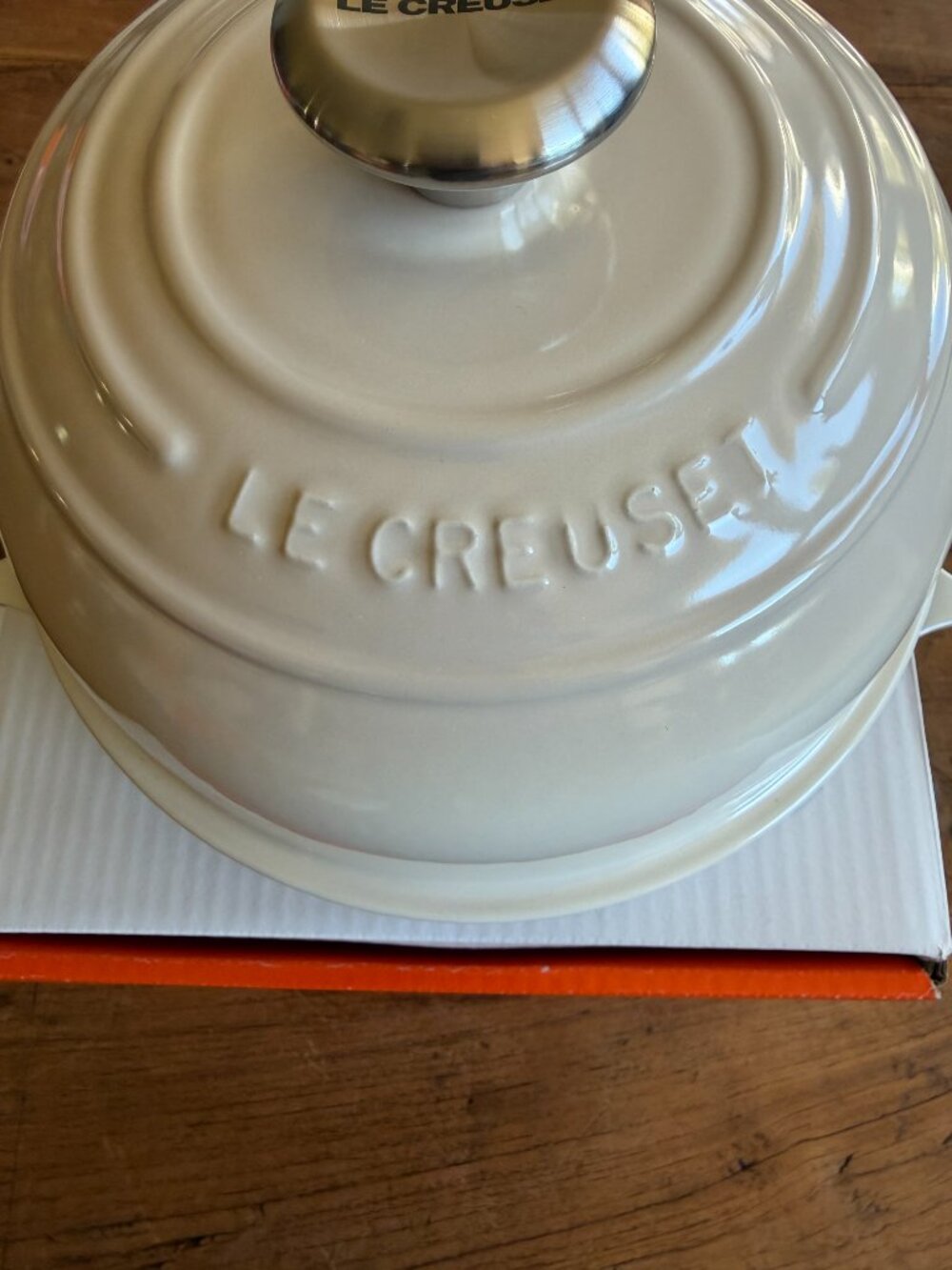 Le Creuset Signature Enameled Cast Iron 1 3/4 qt 9 1/2 " Bread Oven Meringue NEW - Picture 7 of 16